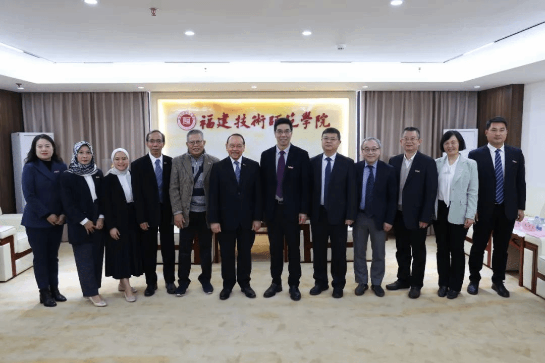 校长吴克寿与印尼IPMI国际商学院校长阿曼座谈交流